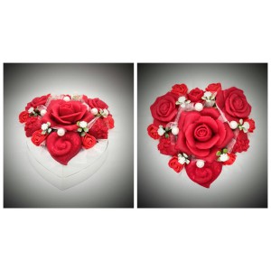 Szappanvirág  csokor - közepes - piros rózsás - szivecskés - szív alakú dobozban