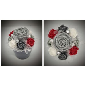 Szappanvirág  csokor - kicsi - ezüst csillámos rózsa - szürke-piros-fehér kis rózsával - szürke kis kaspóban