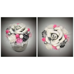 Szappanvirág  csokor - kicsi - fehér selyemfényű rózsa - szürke-pink kis rózsákkal - ezüst kis kaspóban