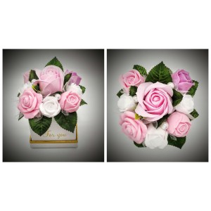 Szappanvirág  csokor - kicsi - világos rózsaszín - fehér - középen világos rózsaszín rózsával - dobozban