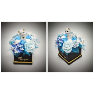 Szappanvirág  lila csokor - cicás - kék virágokkal - fekete dobozban