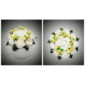 Szappanvirág csokor - fehér rózsák - fehér kaspóban