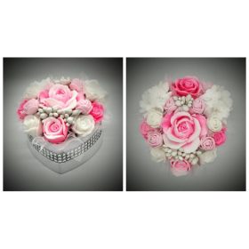   Szappanvirág  csokor - közepes - rózsaszín rózsás - szív alakú dobozban - strassz díszítéssel