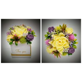   Szappanvirág  csokor - kicsi - sárga lótusz - vegyes virágokkal - dobozban