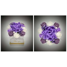   Szappanvirág  csokor - kicsi - lila lótusz - lila - fehér rózsákkal - dobozban