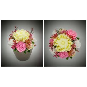   Szappanvirág  csokor - sárga dália - rózsaszín rózsákkal - pezsgő színű közepes kaspóban