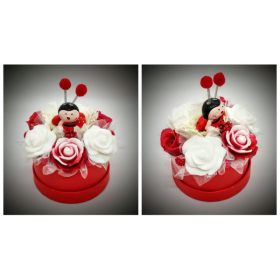   Szappanvirág  csokor - katicás - piros kör alakú dobozban