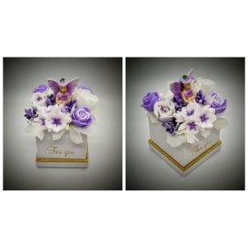 Szappanvirág  csokor - tündérrel - dobozban