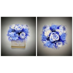 Szappanvirág  csokor - kicsi - kék rózsás - dobozban