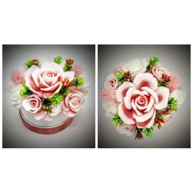   Szappanvirág  csokor - pirossas- fehér rózsa csokor - kör dobozban szalaggal