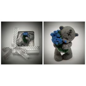   Szappan - nagy szürke maci - kék virággal -  díszdobozban