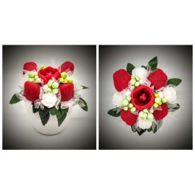   Szappanvirág  csokor - epres csokor - piros tulipánnal - fehér kaspóban