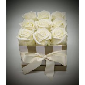   Szappanvirág - vajszínű szappanrózsa box - csíkos dobozban