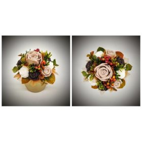   Szappanvirág  csokor - barna rózsás csokor - kicsi arany kaspóban