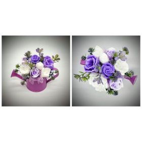   Szappanvirág  csokor - lila - fehér csokor - lila locsolókannában - közepes méret