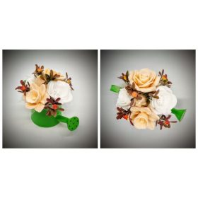   Szappanvirág  csokor - barack - fehér csokor - zöld locsolókannában - közepes méret