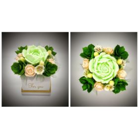   Szappanvirág  csokor - kicsi - zöld bazsarózsás - dobozban