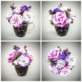   Szappanvirág  csokor - lila - fukszia csokor - sötét lilás mintás bögrében