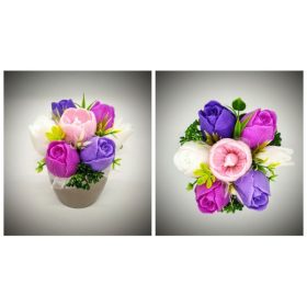   Szappanvirág  csokor - lila-fukszia-fehér tulipán csokor- középen világos tulipánnal - közepes pezsgő kaspóban - 6.