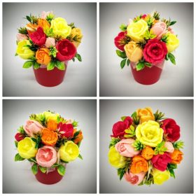   Szappanvirág  csokor - vegyes tulipán csokor - piros kaspóban