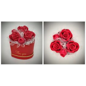  Szappanvirág  csokor - Piros rózsa csokor - piros szívalakú dobozban