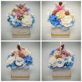   Szappanvirág  csokor - rózsazín tündér- kék szappanvirág csokor - fehér kocka dobozban