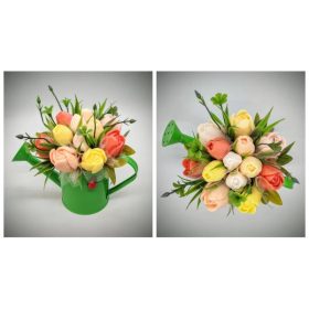   Szappanvirág csokor - barack-narancssárga tulipán szappanvirág csokor-  - zöld locsoló kannában - 5
