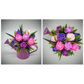   Szappanvirág csokor - lila tulipán szappanvirág csokor-  - lila locsoló kannában - 6.