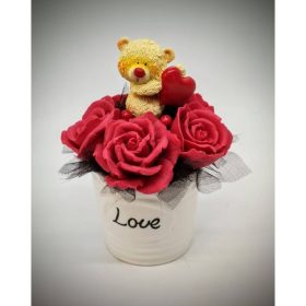   Szappanvirág  csokor - maci - piros rózsás - fekete tüllel - fehér love kaspóban - 1.