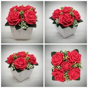   Szappanvirág csokor - Piros rózsa - szappanvirág csokor - fehér kocka kaspóban - 7.