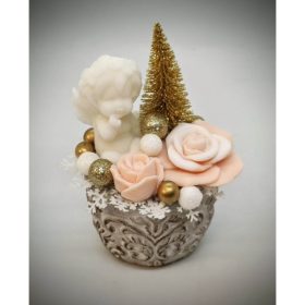   Szappanvirág csokor - karácsonyi - szemben ülő angyalkával - barack virággal - kis kőkaspóban - 1.