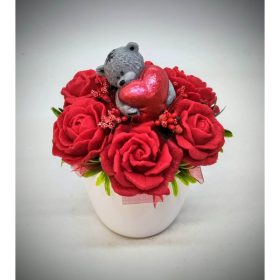   Szappanvirág csokor - szives szappan maci - piros rózsás - fehér kaspóba - 4.