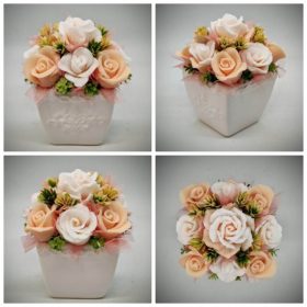   Szappanvirág csokor - barack-szappanvirág csokor - fehér kocka kaspóban - 1.