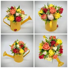   Szappanvirág csokor - Piros-sárga-narancs vegyes tulipán szappanvirág csokor - sárga nagy locsolókannában - 3.