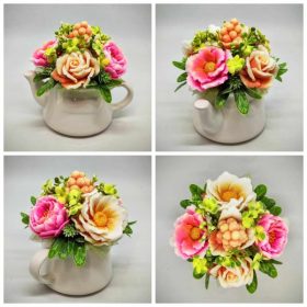   Szappanvirág csokor - Vegyes tavaszi szappanvirág csokor - fehér locsoló kaspóban - 1.