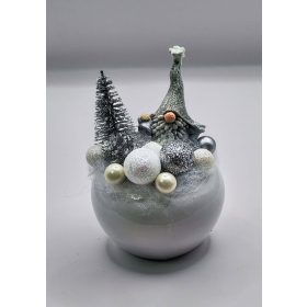   Ezüst sapkás manó - karácsonyi asztaldísz -  kicsi fehér gömb kaspóban - 1.