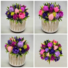   Szappanvirág csokor - Lila - vegyes tulipán szappanvirág csokor - fehér- arany mintás kaspóban