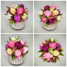   Szappanvirág csokor - Rózsaszín vegyes tulipán szappanvirág csokor - fehér toll mintás kis kőkaspóban - 1.