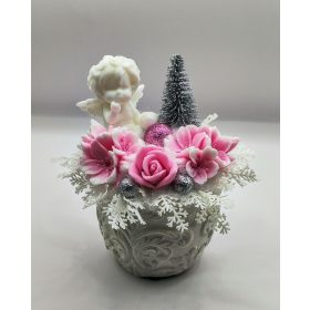   Szappanvirág csokor - angyalka - ezüst fenyővel - fehér mintás kaspóban