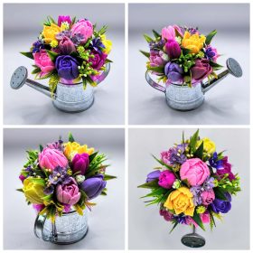   Szappanvirág csokor - Lila-vegyes tulipán szappanvirág csokor - ezüst fém locsolókannában - 1.