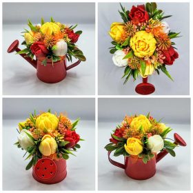   Szappanvirág csokor - Vegyes tulipán szappanvirág csokor - piros locsolókannában - 5.