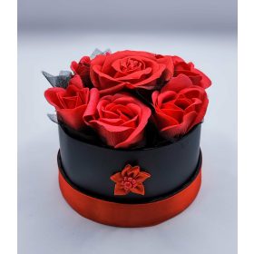   Szappanvirág csokor - Mini - Piros szappanrózsa csokor - fekete kör dobozban - 4.